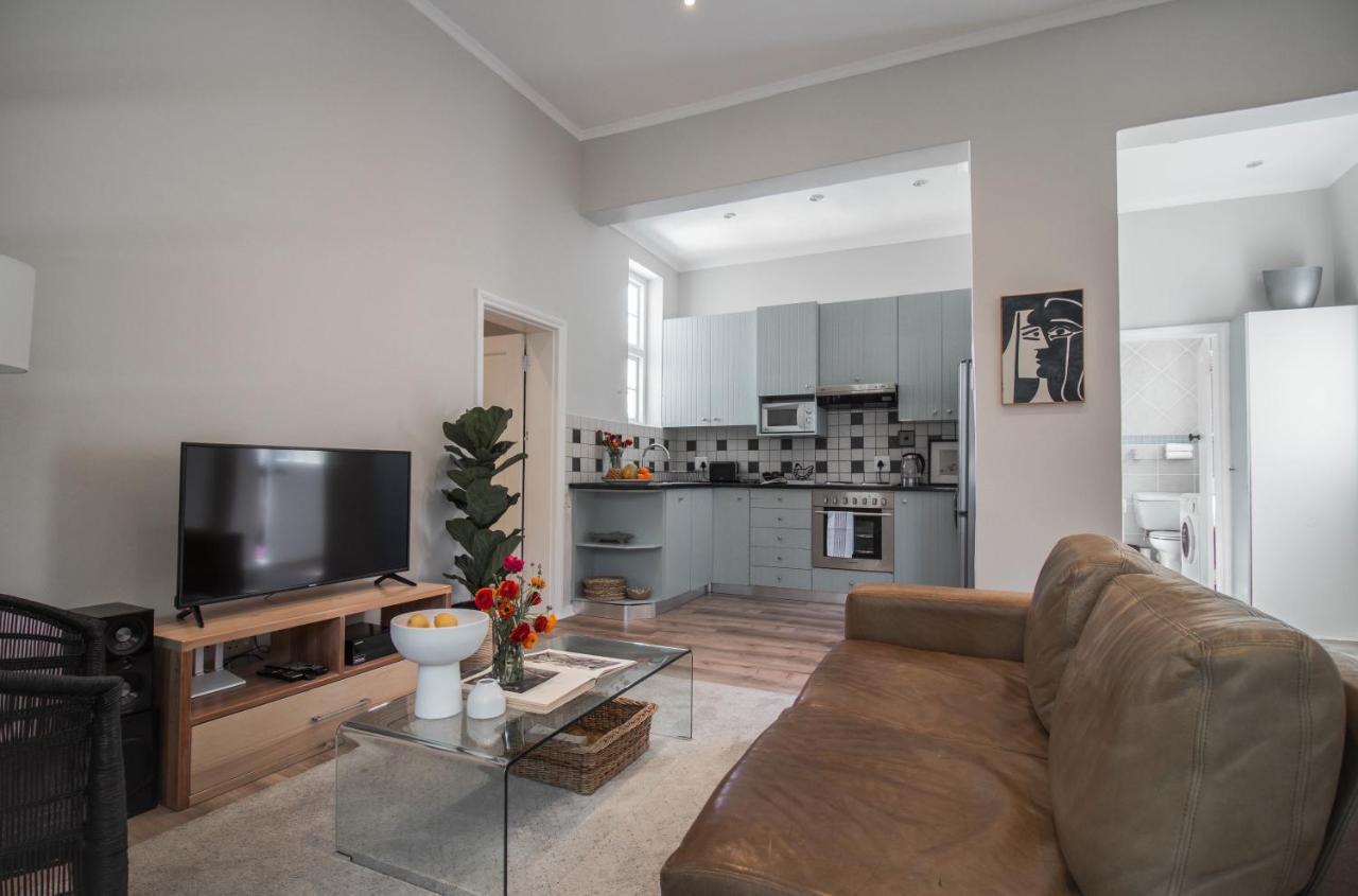 Victoria Court Two Bedroom Oasis In Trendy Long St Kapstadt Exterior foto